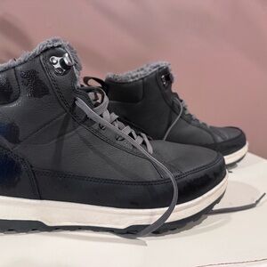 Weatherproof Men's Black and Gray Boots